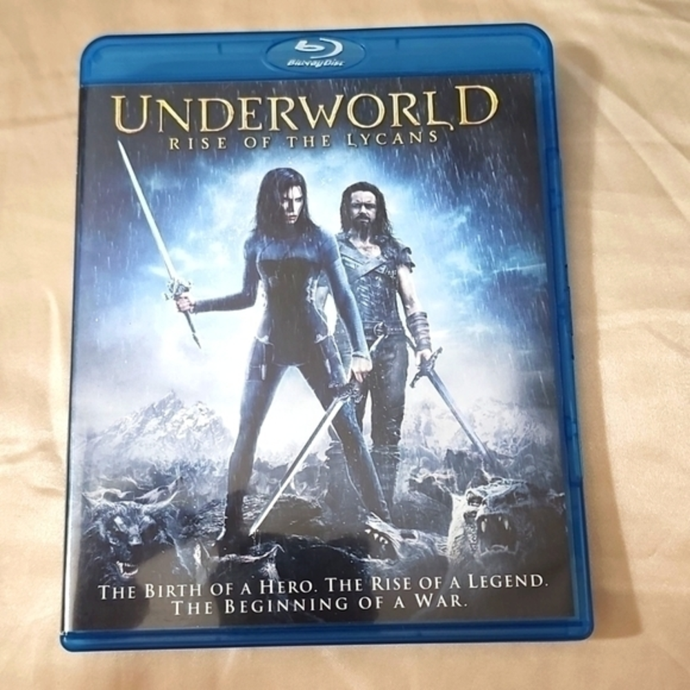 Underworld Riseโ of the Lycans Blu-ray and DVD Discs